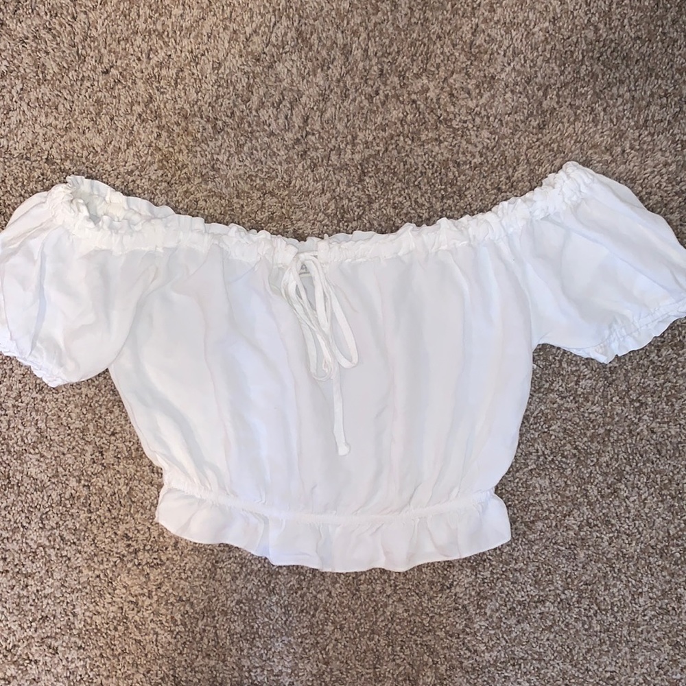 Brandy Melville Puff Sleeve Top